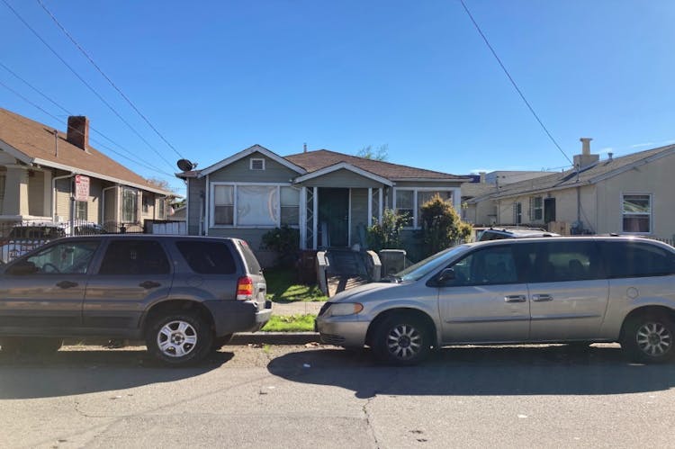 1438 82nd Ave Oakland, CA 94621, Alameda County