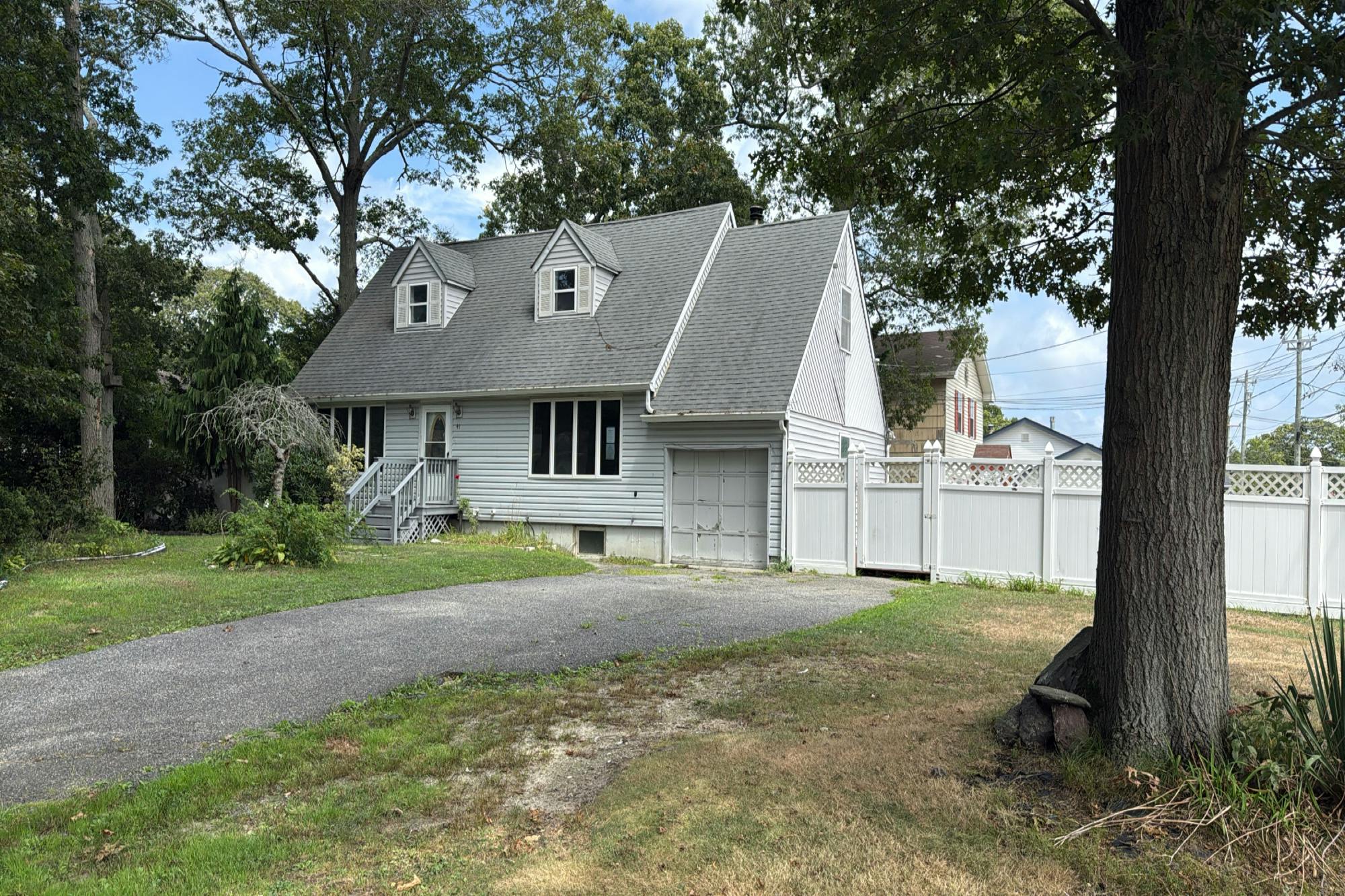 Seaside Ave, Patchogue, NY 11772
