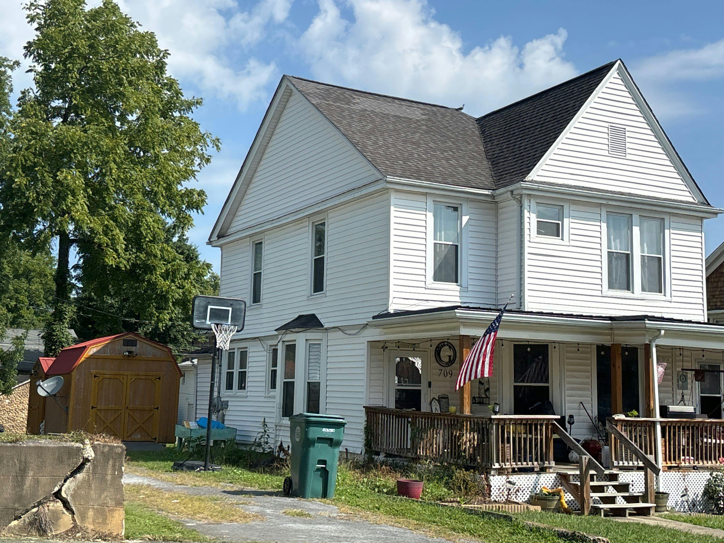 Fairmount Ave, Bristol, VA 24201
