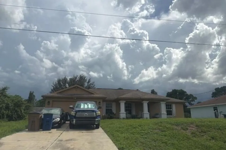 2707 46th St W Lehigh Acres, FL 33971, Lee County