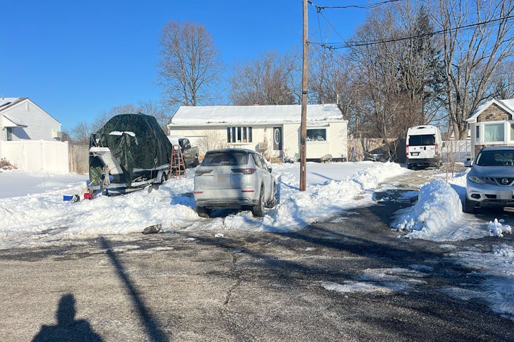 27 Arrow Ct Central Islip, NY 11722, Suffolk County