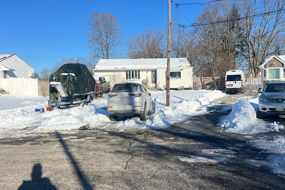 27 Arrow Ct Central Islip, NY 11722, Suffolk County
