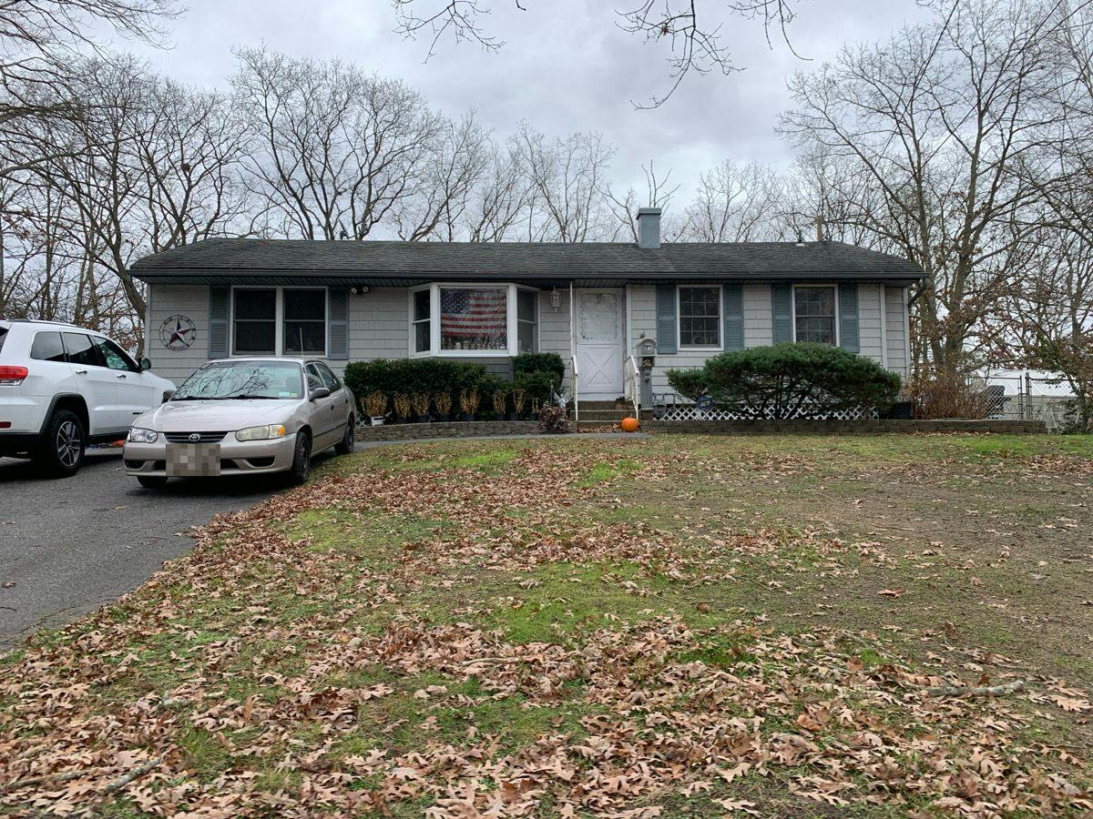 Fawn Ln, South Setauket, NY 11720