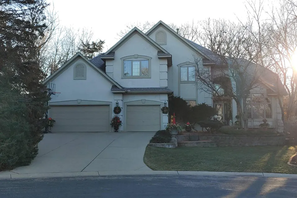 8275 Benwood Cir Chanhassen, MN 55317, Carver County