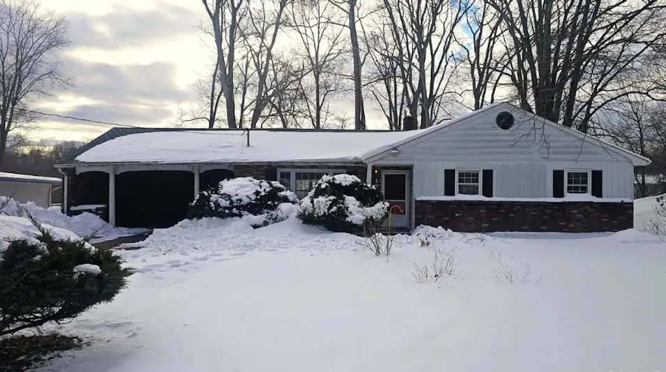 12 Collins Dr West Haven, CT 06516, New Haven County