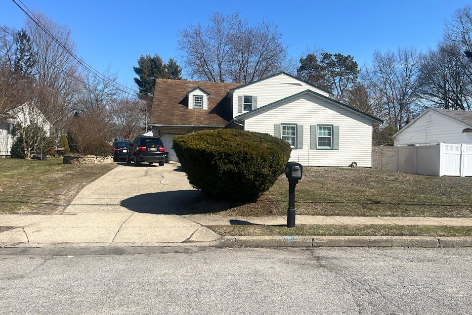 105 Newham Avenue Brentwood, NY 11717, Suffolk County