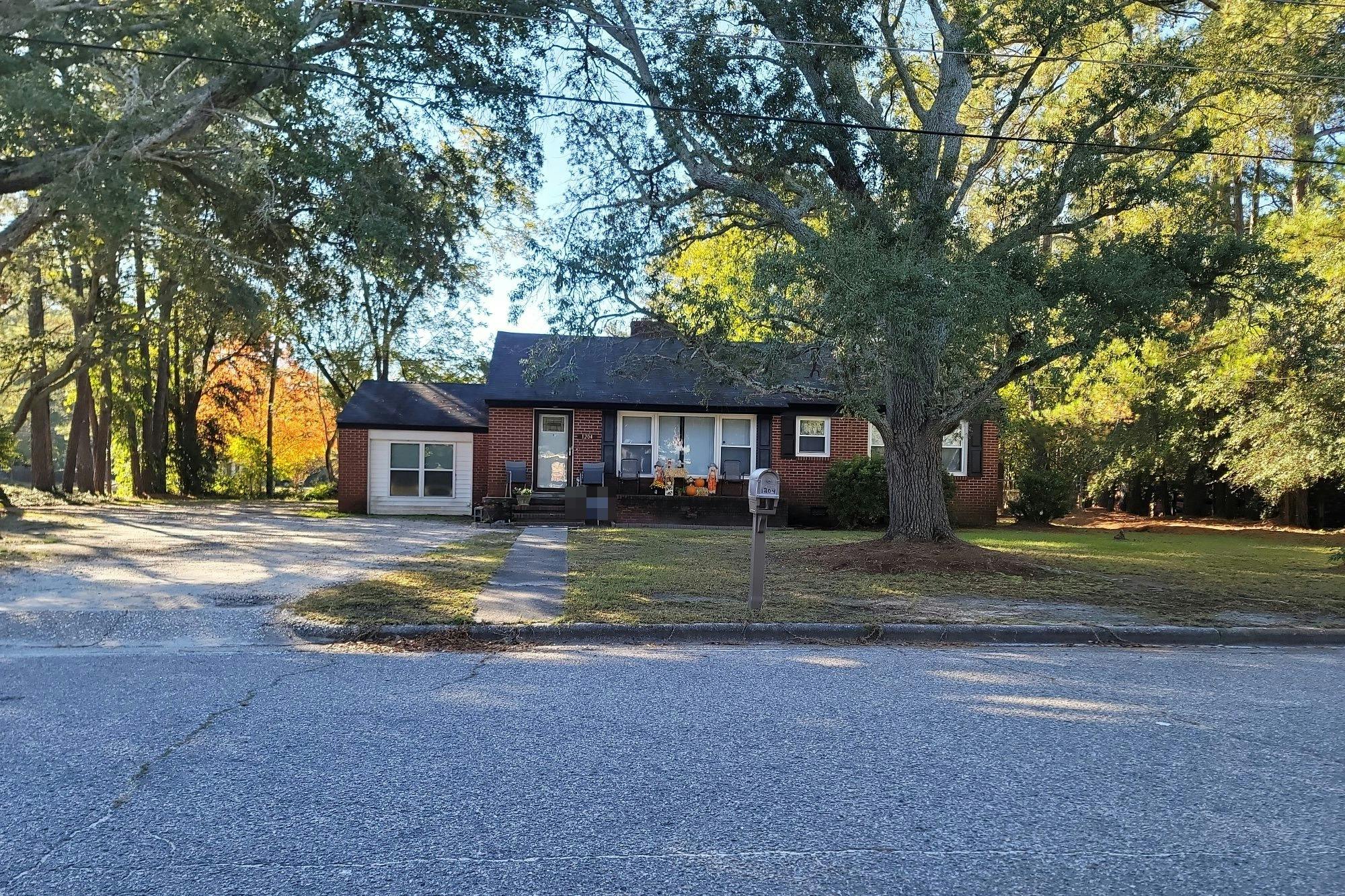Muse St, Laurinburg, NC 28352