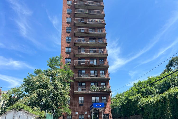 8730 62nd Ave Apt 3g Rego Park, NY 11374, Queens County