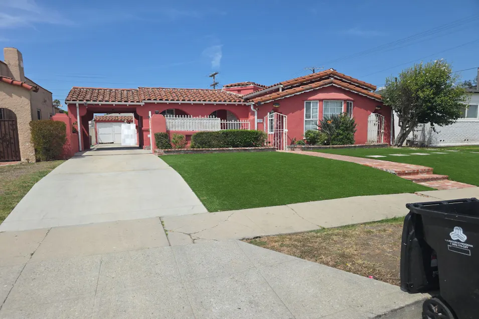 8907 La Salle Ave Los Angeles, CA 90047, Los Angeles County