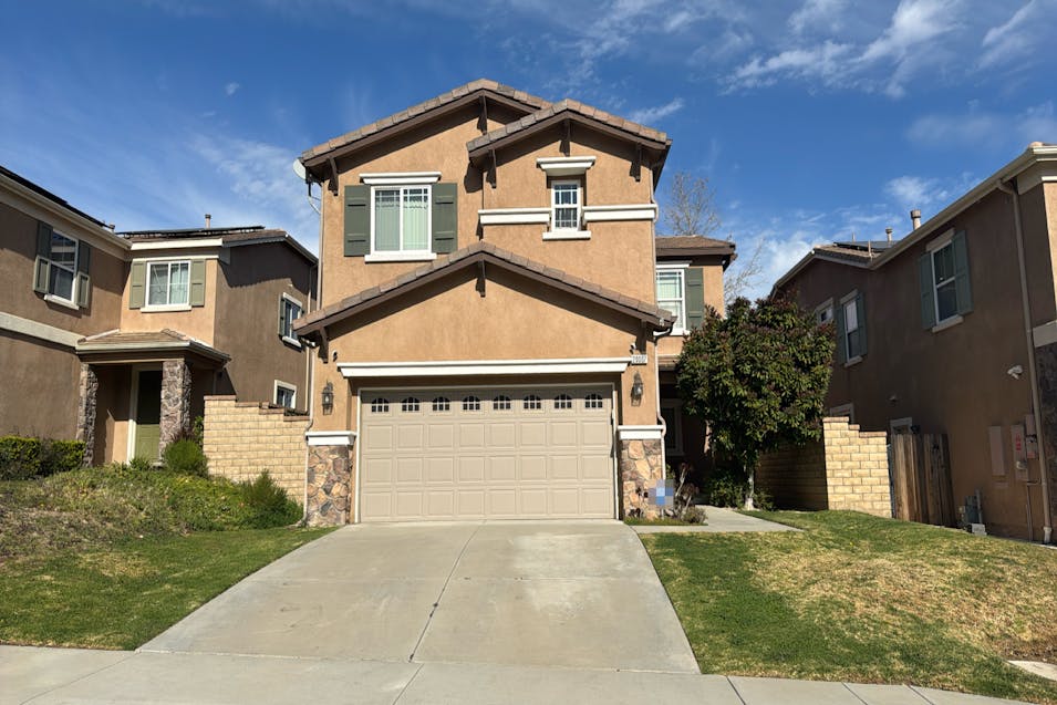 20007 West Christopher Lane Santa Clarita, CA 91350, Los Angeles County