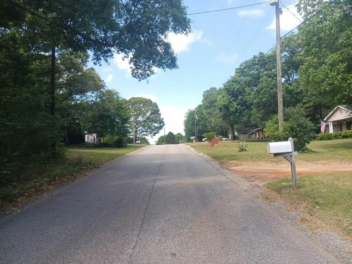 Westward Dr, Semmes, AL 36575