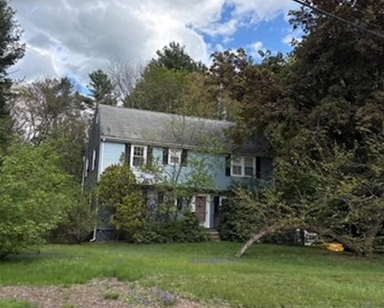 14 Warren Rd Upton, MA 01568, Worcester County