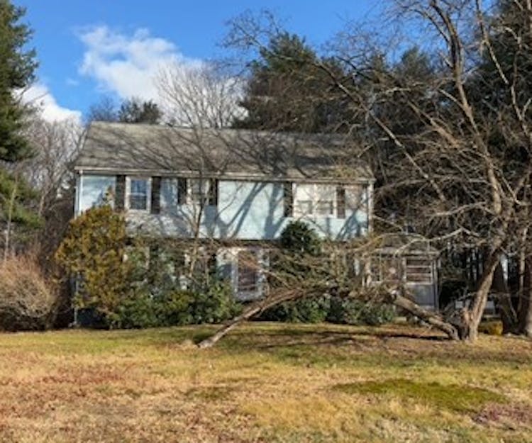 14 Warren Rd Upton, MA 01568, Worcester County
