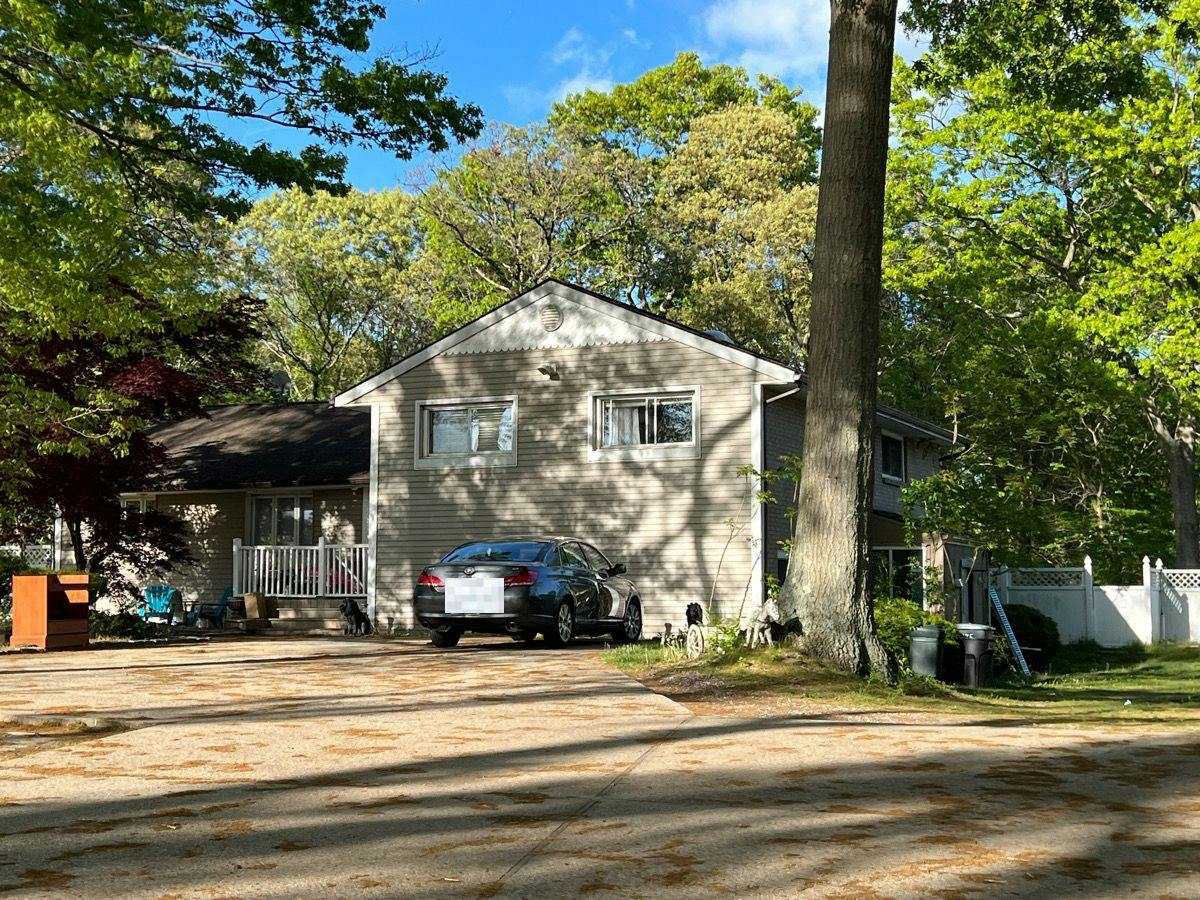 Oxhead Rd, Centereach, NY 11720 #1