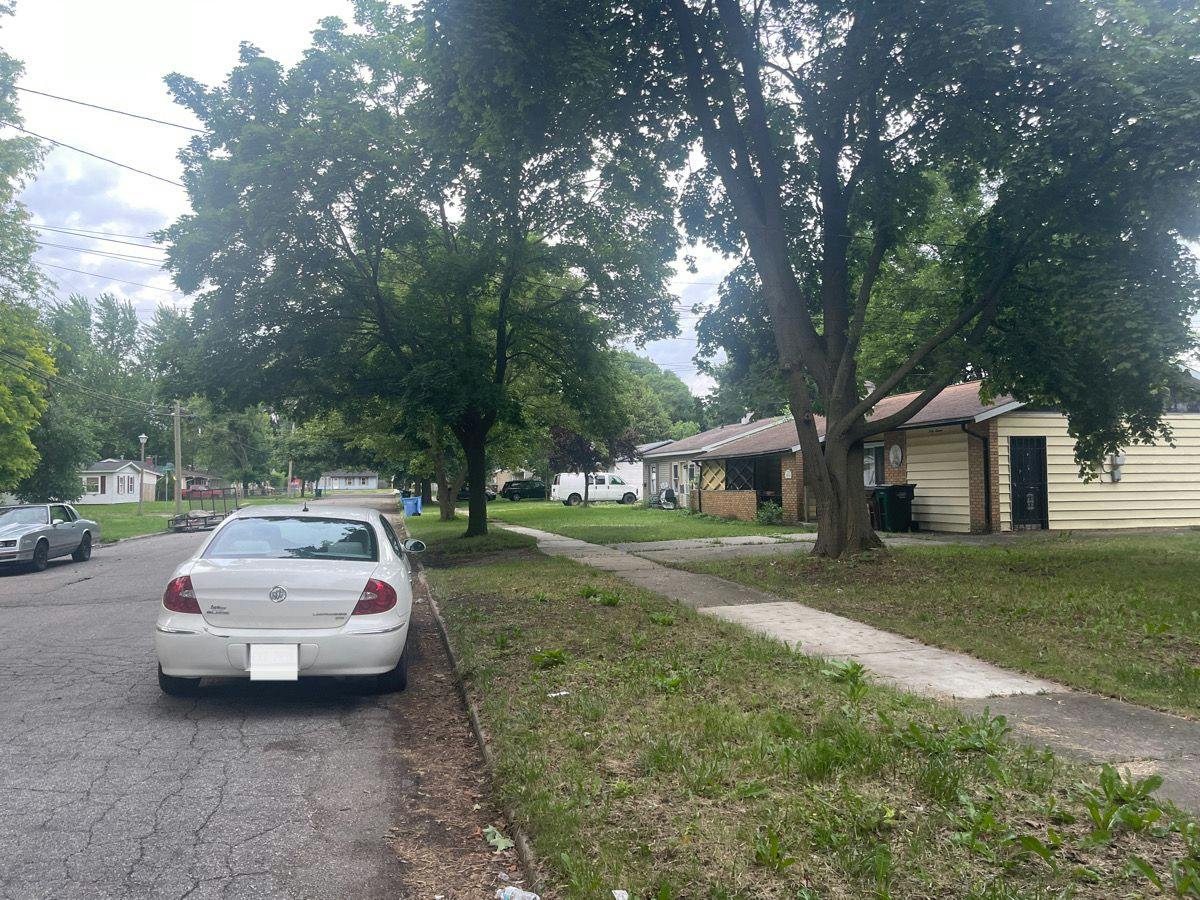 Deerfield Ave, Lansing, MI 48911