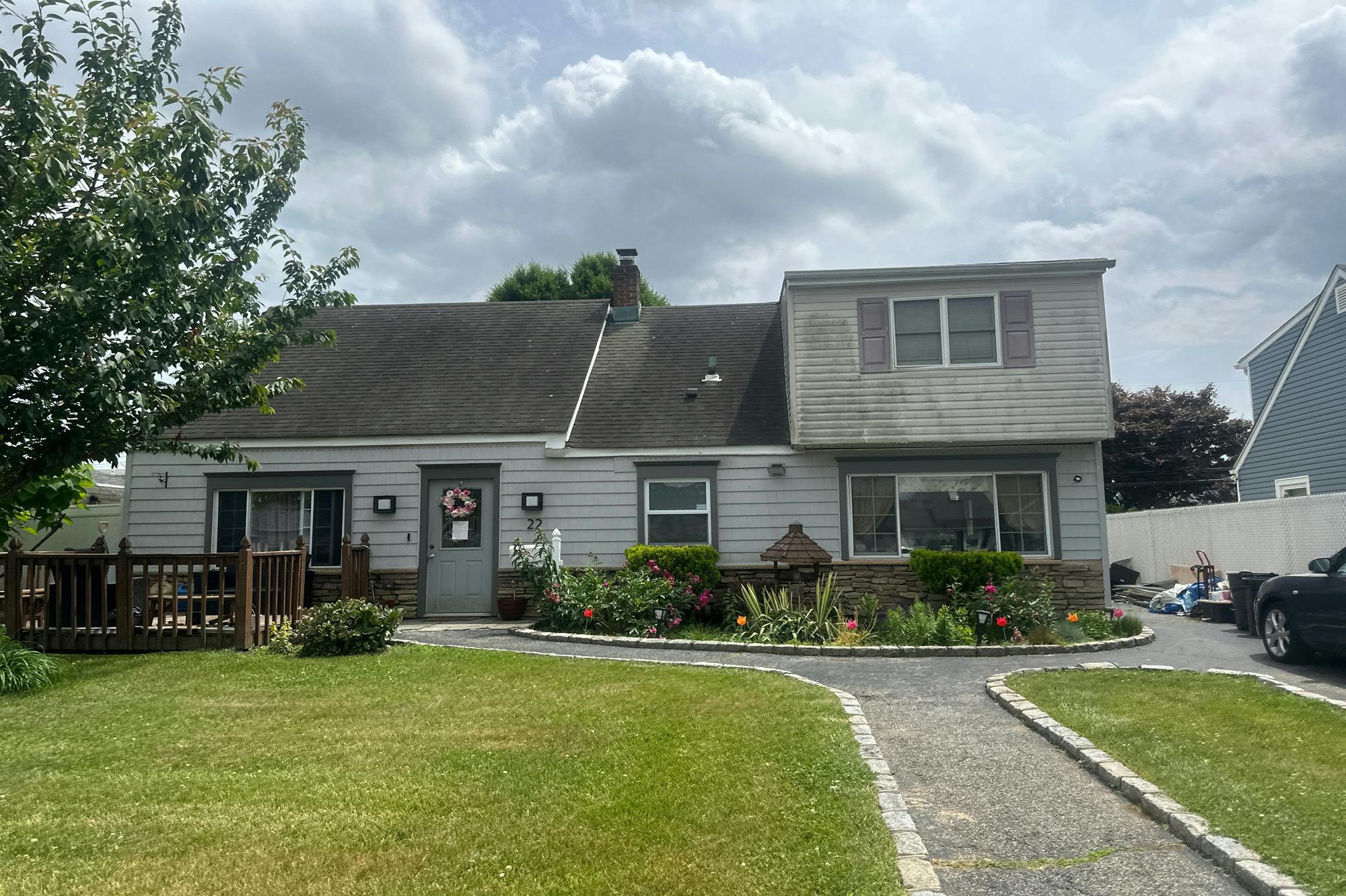 Peacock Ln, Levittown, NY 11756
