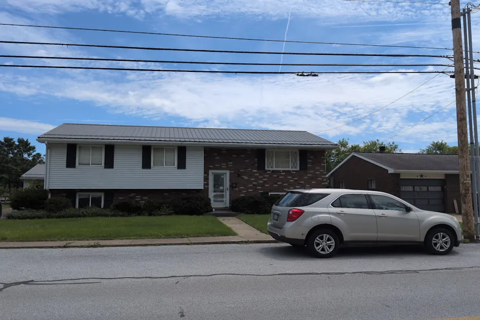 606 Market Street Yorkville, OH 43971, Belmont County