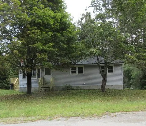 Warsaw Cir, Lincoln, ME 04457