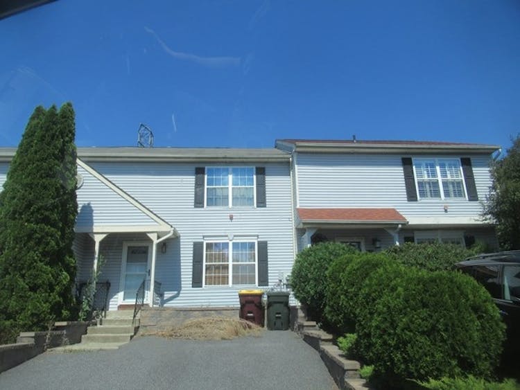 23 Marian Ct Warwick, NY 10990, Orange County