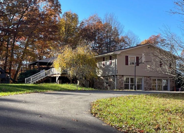 458 Dark Hollow Rd, North Tazewell, VA, 24630, USA