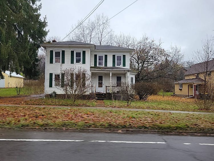 211 Vienna Street Newark, NY 14513, Wayne County