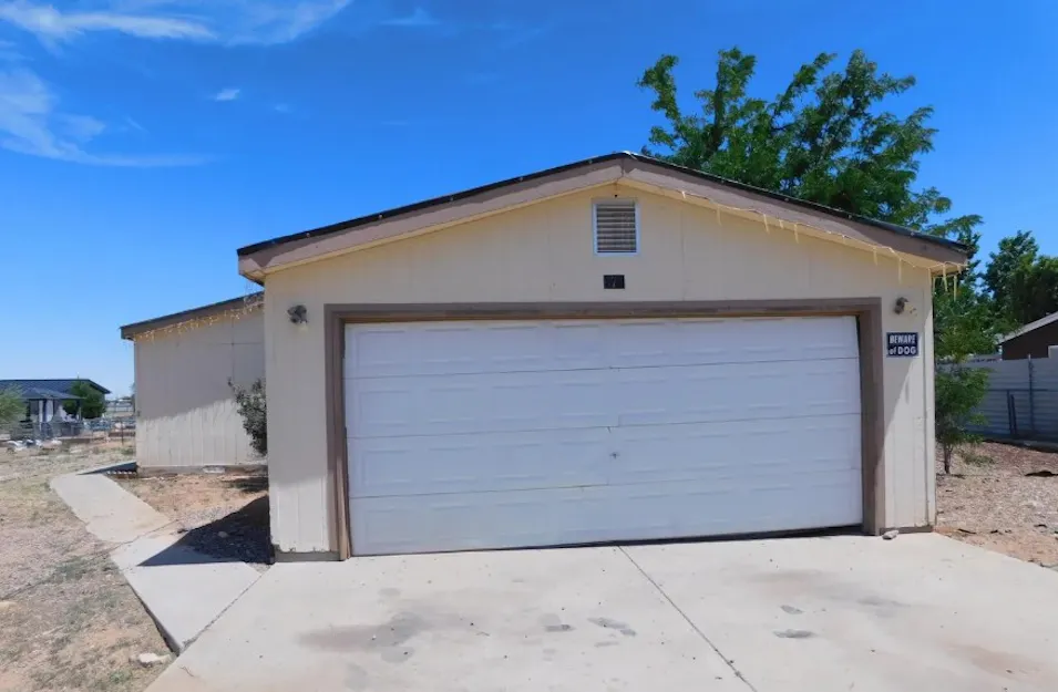 673 Meadow Lake Rd Los Lunas, NM 87031, Valencia County