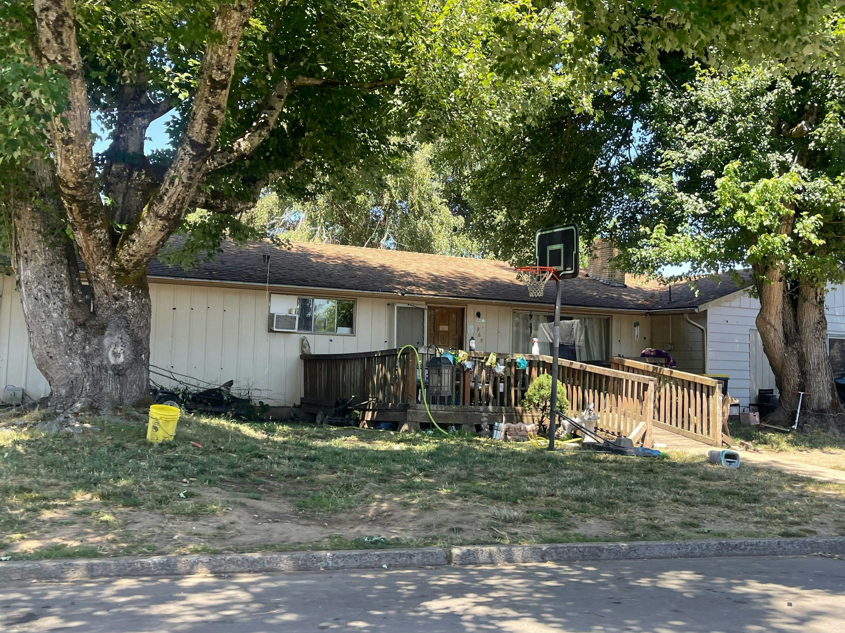 Weeks Dr, Keizer, OR 97303