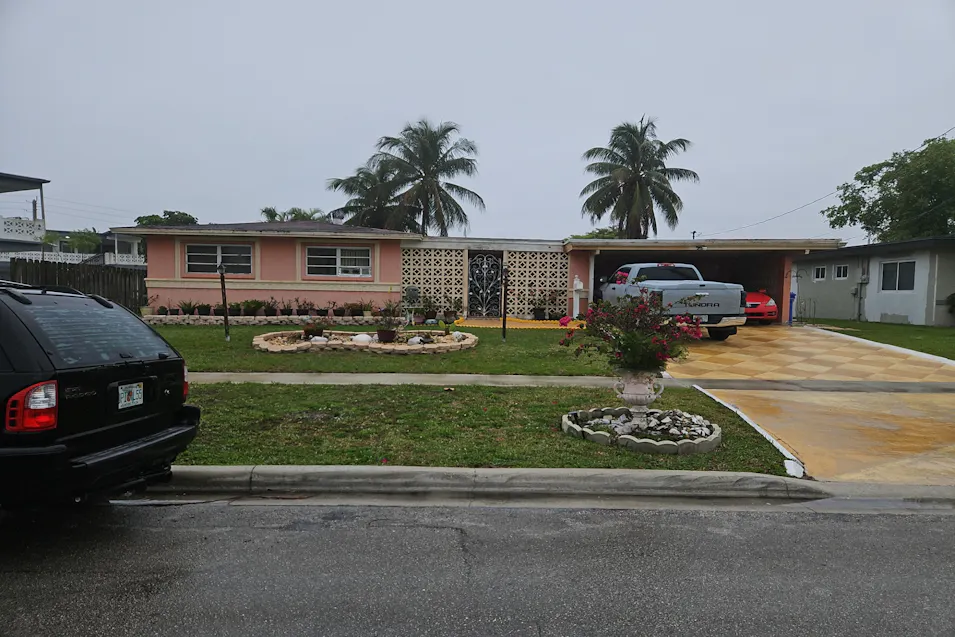 6278 Lakeshore Dr Margate, FL 33063, Broward County