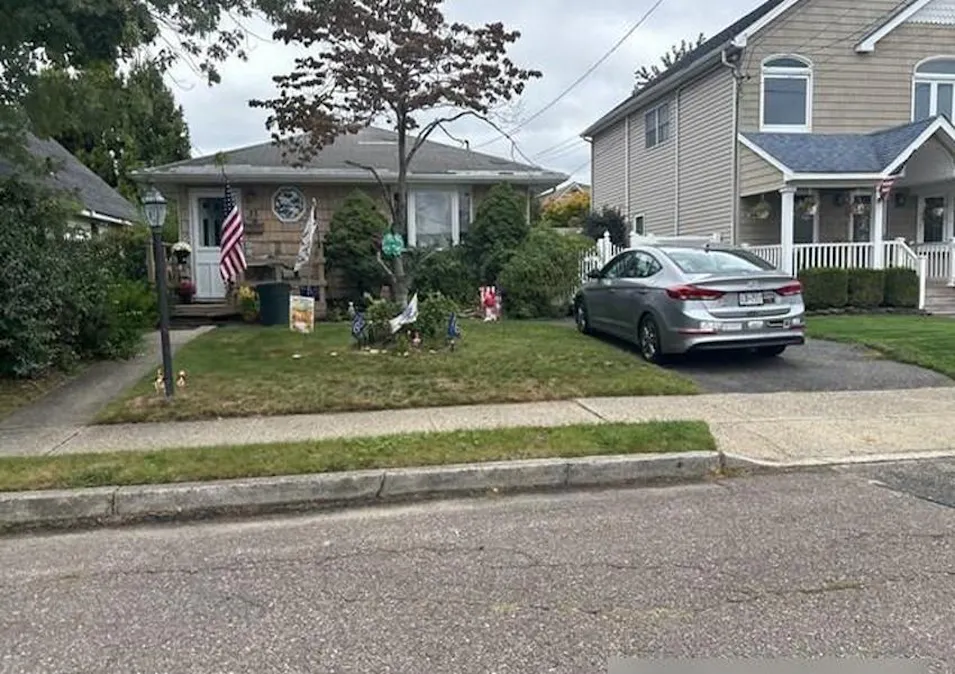 15 E Jackson Ave Babylon, NY 11702, Suffolk County