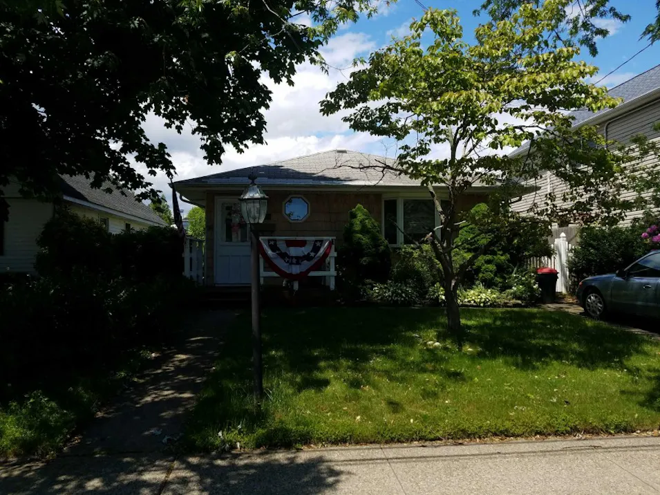 15 E Jackson Ave Babylon, NY 11702, Suffolk County