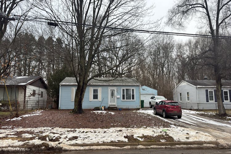 827 Washington Ave N Battle Creek, MI 49037, Calhoun County