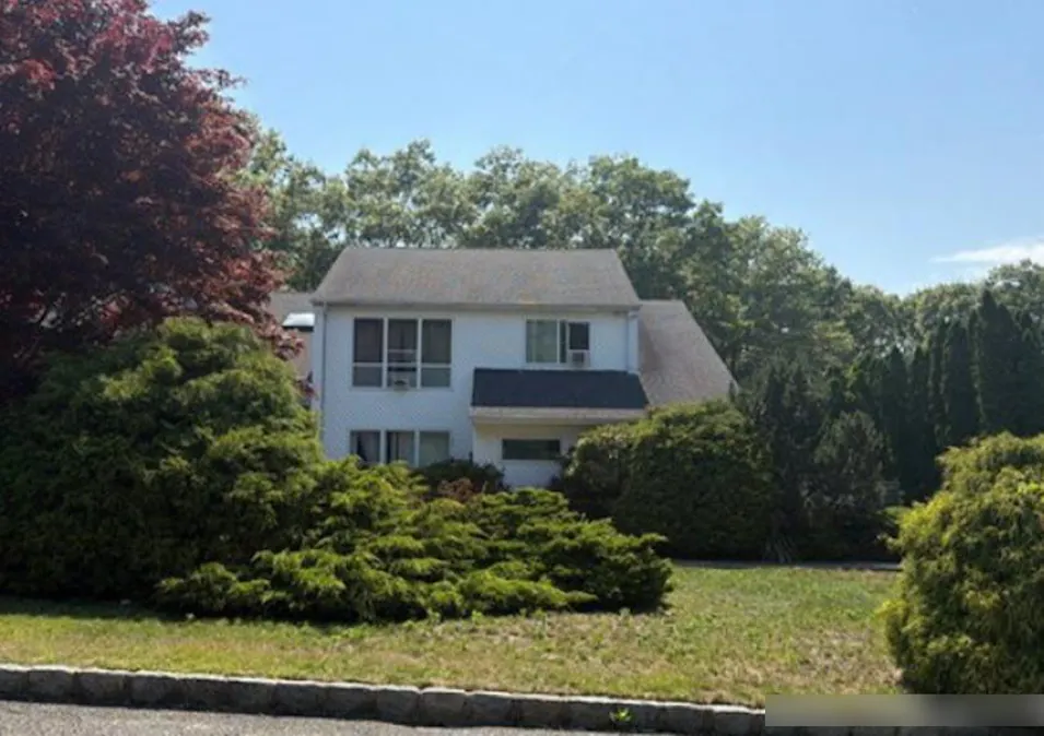 26 Bailey Ln Brookhaven, NY 11949, Suffolk County