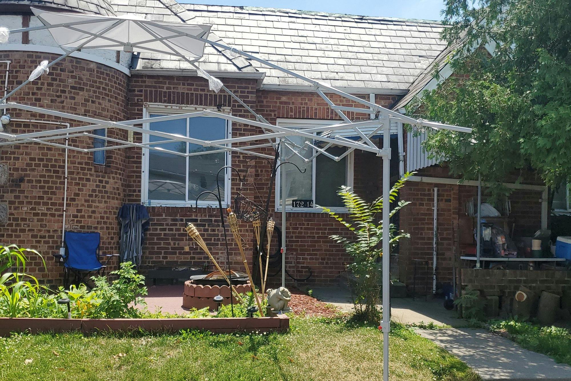 Victoria Dr, Jamaica, NY 11434