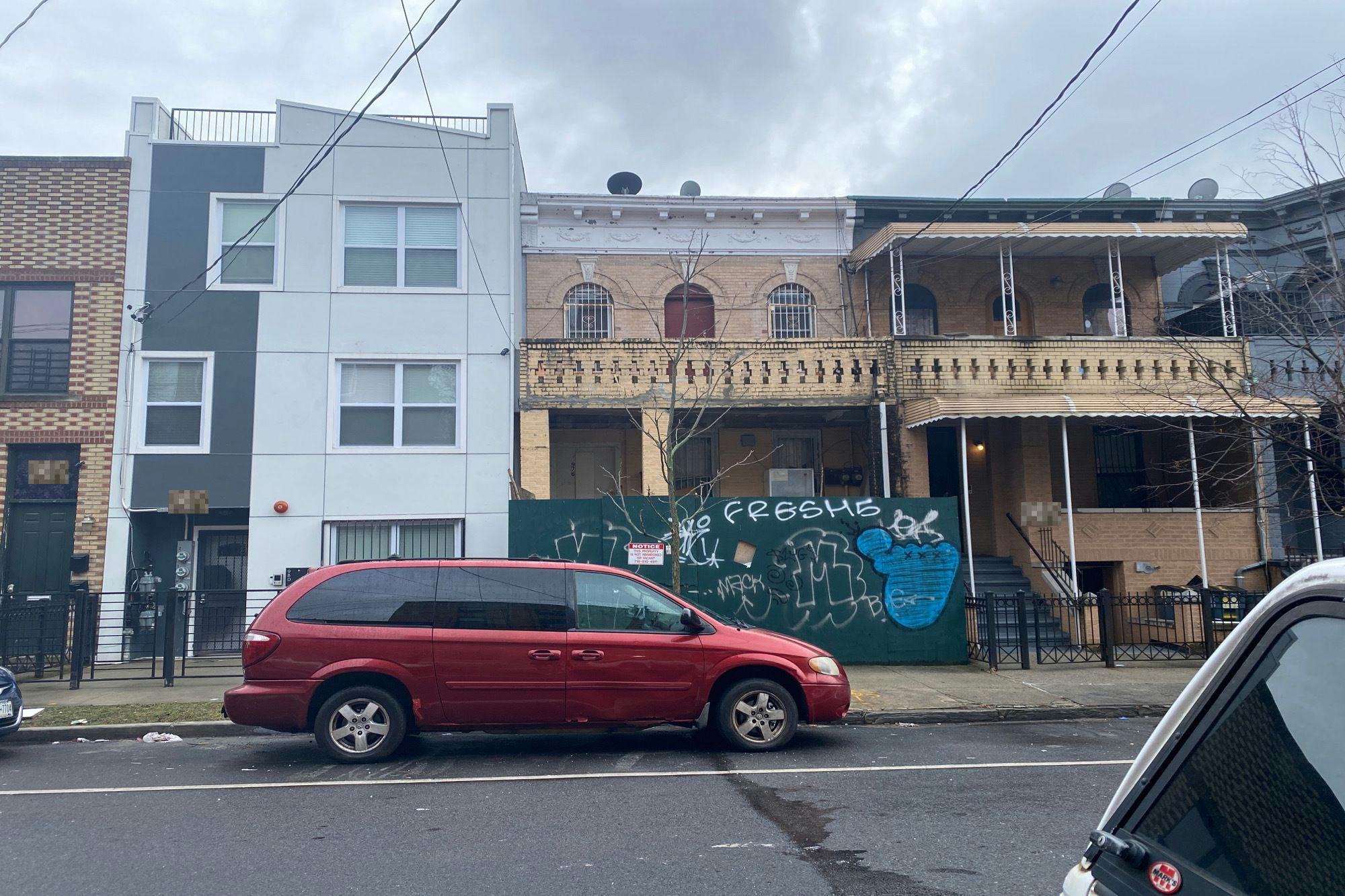 Dumont Ave, Brooklyn, NY 11208