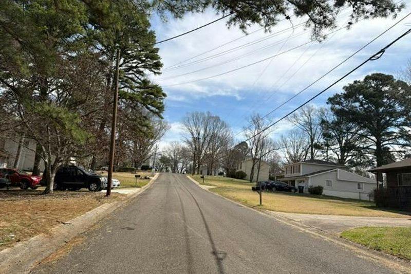 Turf Dr, Center Point, AL 35215