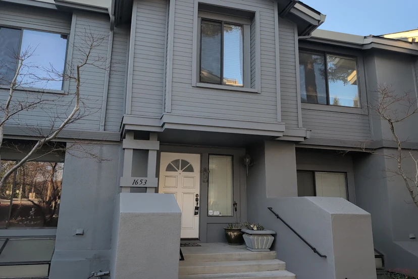 1653 Geary Road