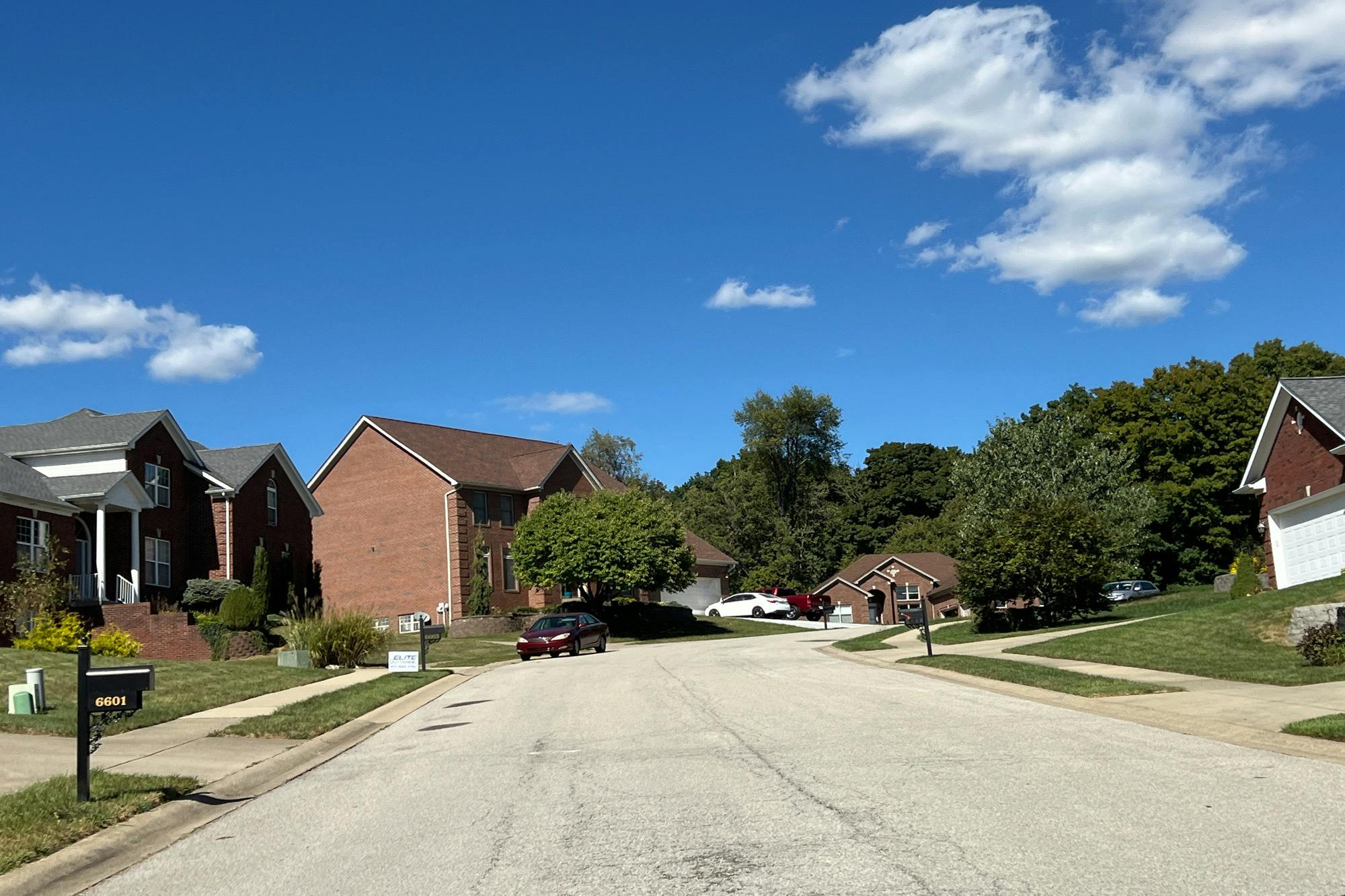 Cameron Dr, Charlestown, IN 47111