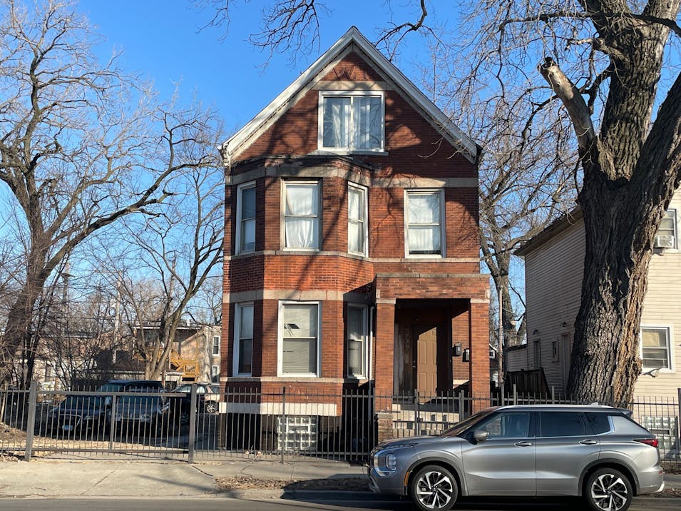 738 W 51st St Chicago, IL 60609, Cook County