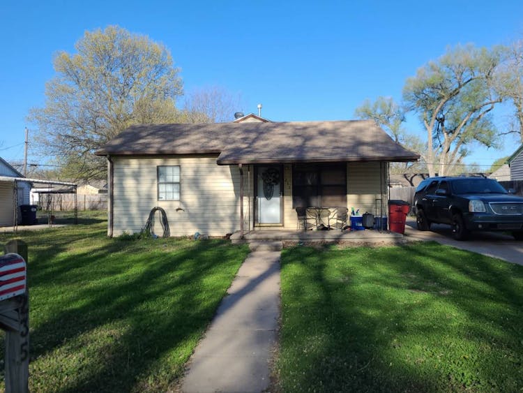 235 Trout Avenue Haysville, KS 67060, Sedgwick County