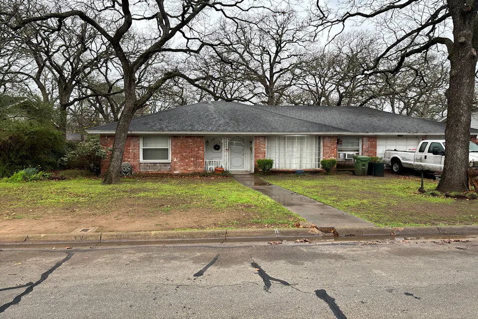 605 Circle View Drive South Hurst, TX 76054, Tarrant County