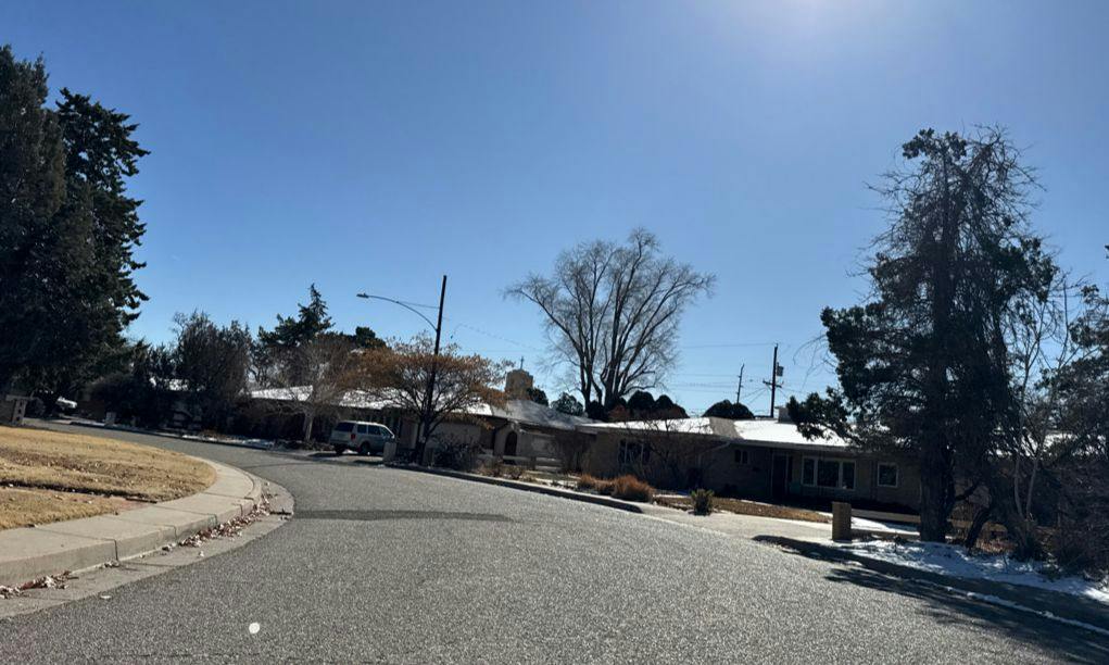 Mcduffie Cir, Albuquerque, NM 87110