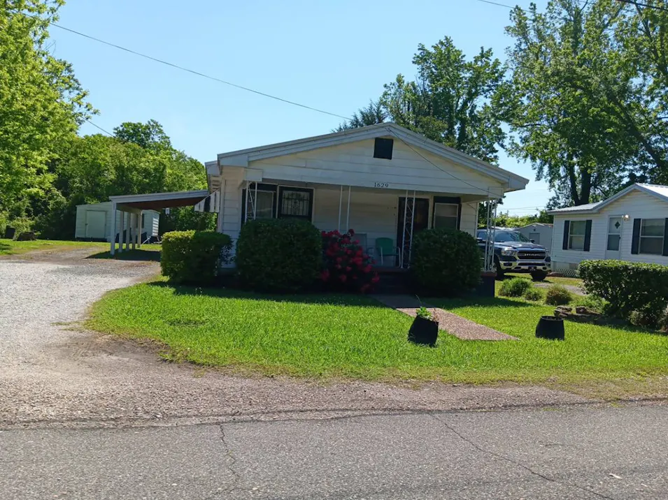 1629 43rd Ave Tuscaloosa, AL 35401, Tuscaloosa County