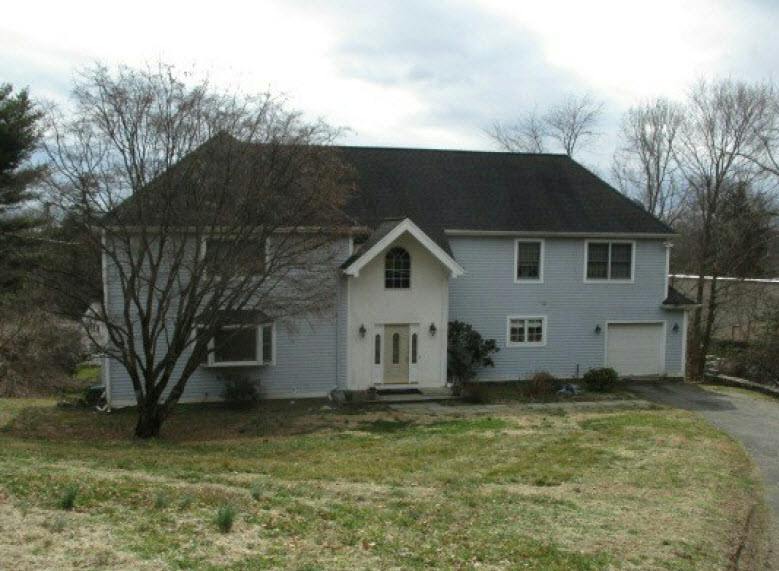Wyndover Ln, Stamford, CT 06902