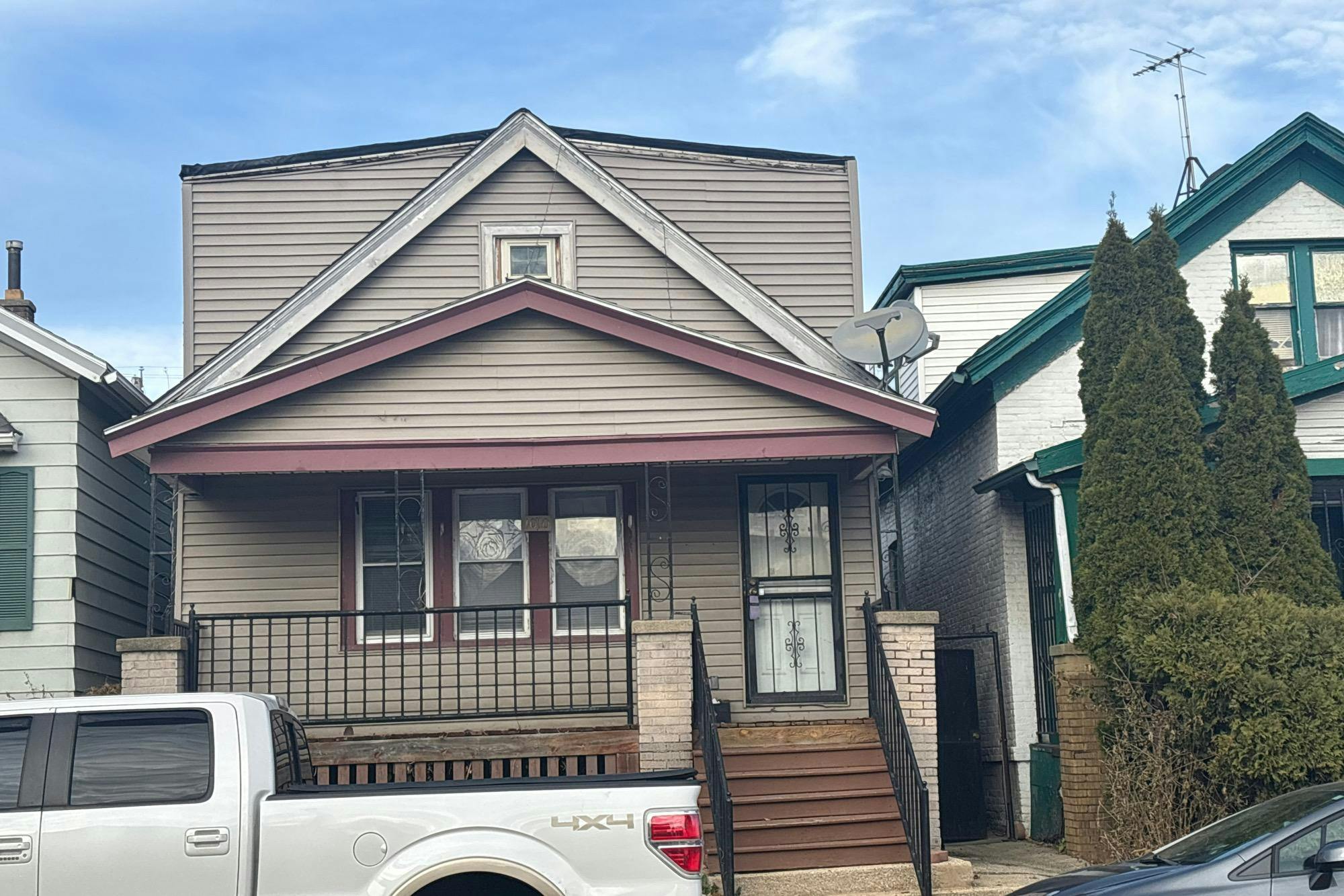 Walker St, Milwaukee, WI 53204