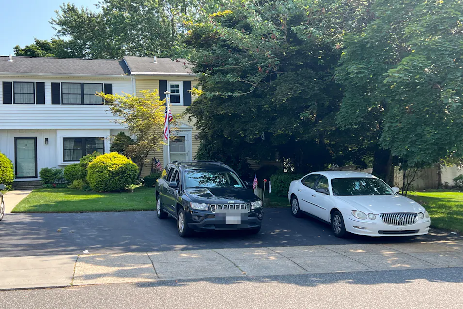 17 Hampton Ct Coram, NY 11727, Suffolk County