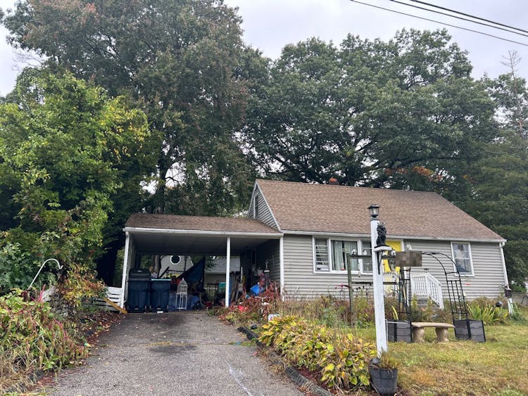 71 Breault St Putnam, CT 06260, Windman County