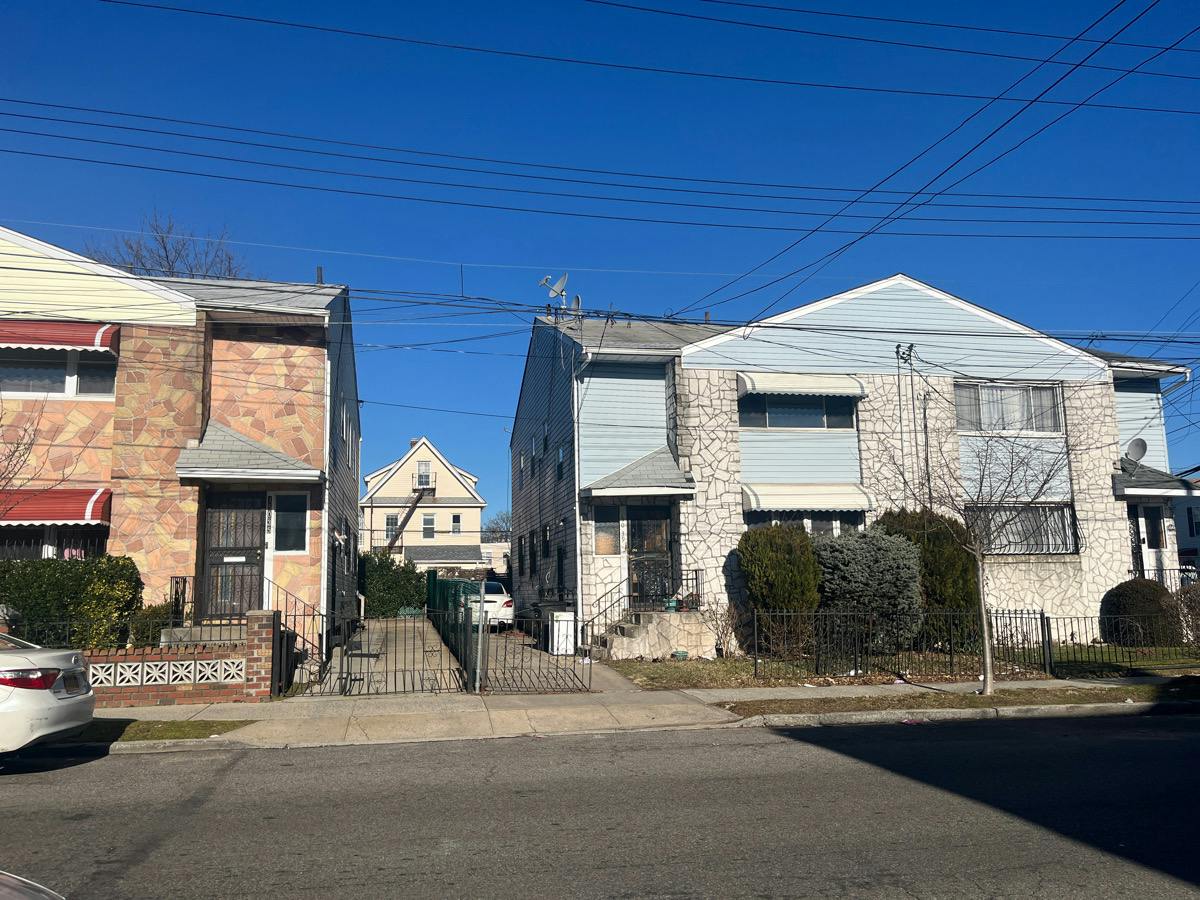 108th Ave, Jamaica, NY 11433 #1