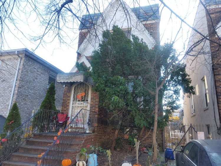 10712 32nd Ave East Elmhurst, NY 11369, Queens County