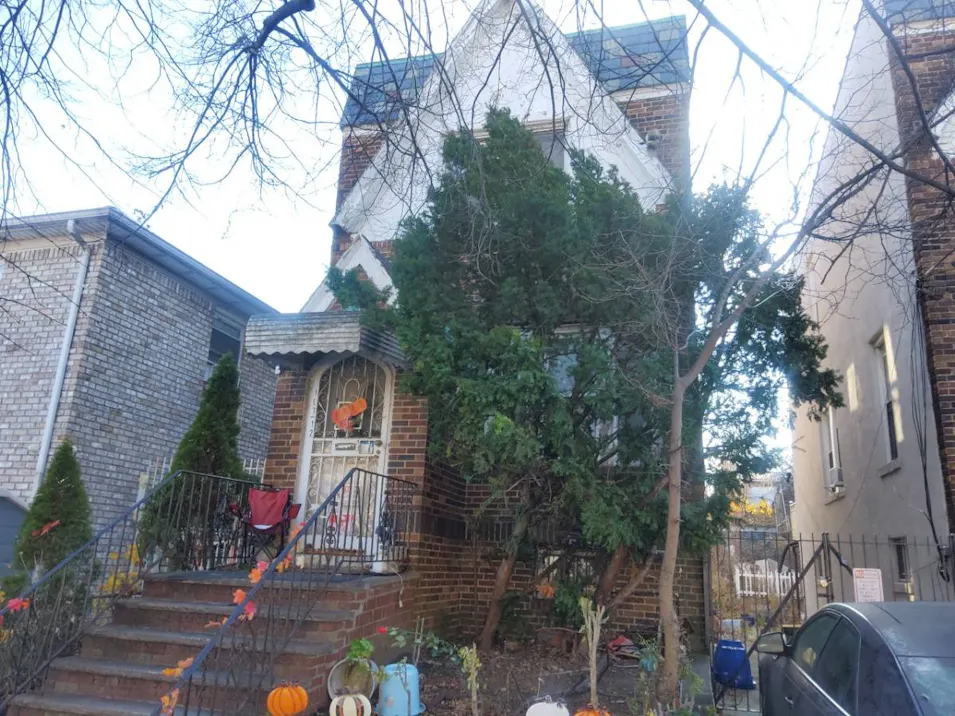 10712 32nd Ave East Elmhurst, NY 11369, Queens County
