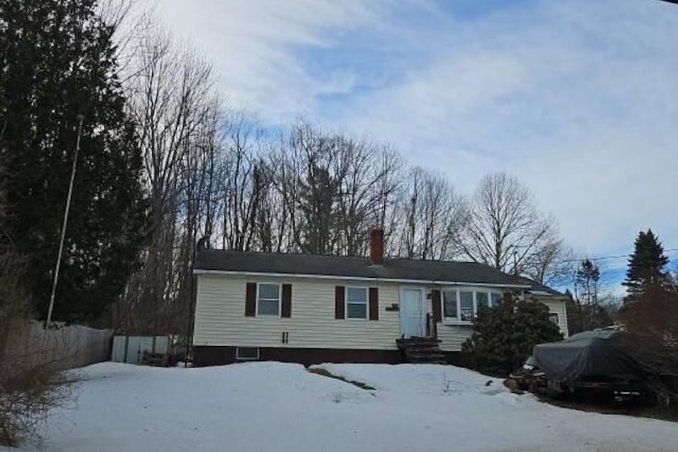178 Oak St Oakland, ME 04963, Kennebec County